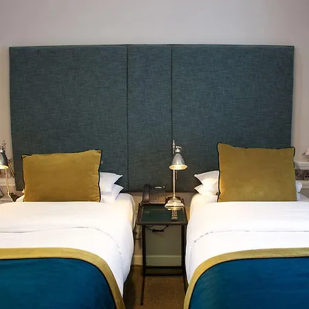 Hayes Hotel 3*