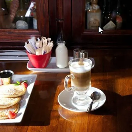 Hayes Hotel 3*